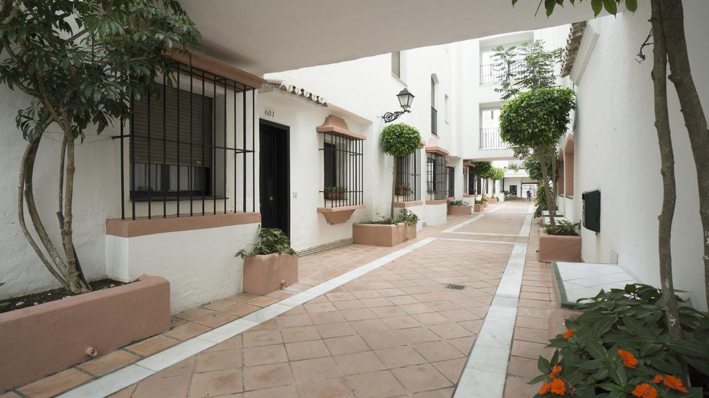 Club Jardines Del Puerto Apartment Marbella Exterior foto